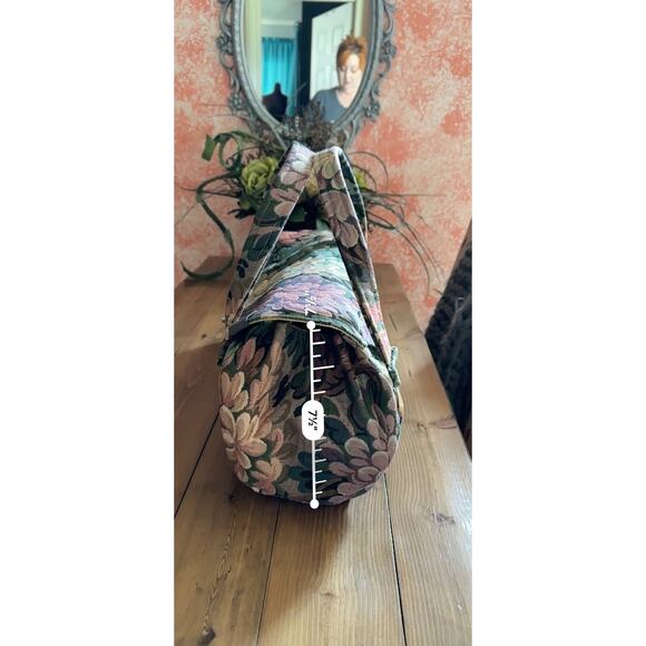 Tapestry Organizer Tote - Picture 10 of 10